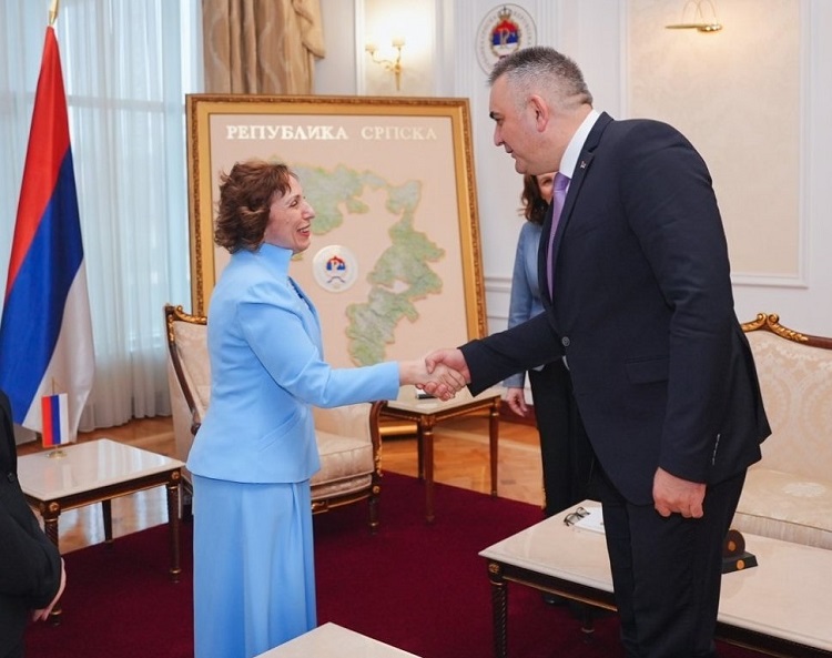 Prime Minister Minić speaks with the Ambassador of Greece about expanding cooperation