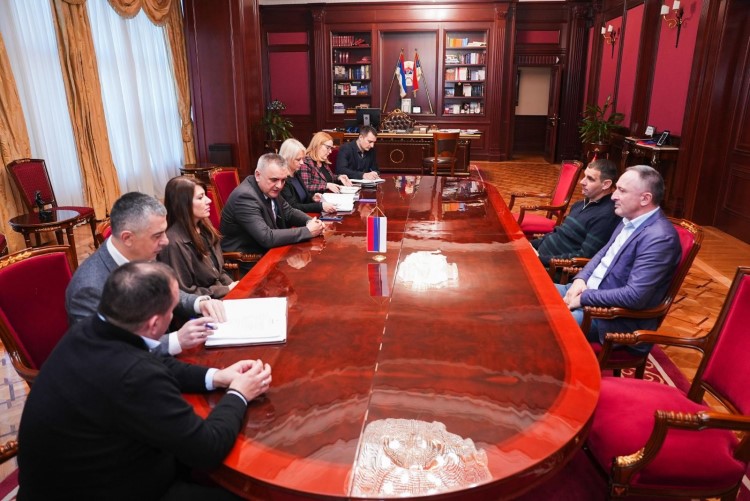 Prime Minister Minić speaks with representatives of dairy farmers in the Republic of Srpska, satisfactory agreement reached