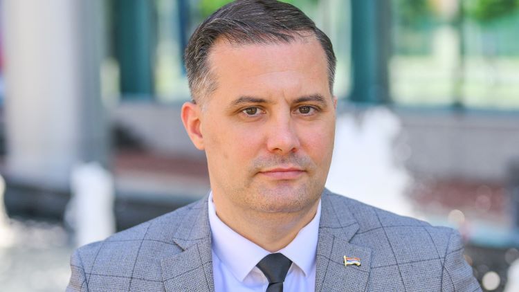 Let's give love, so that love comes back to us