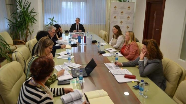 Унаприједити и стандардизовати исхрану дјеце предшколске и школске доби