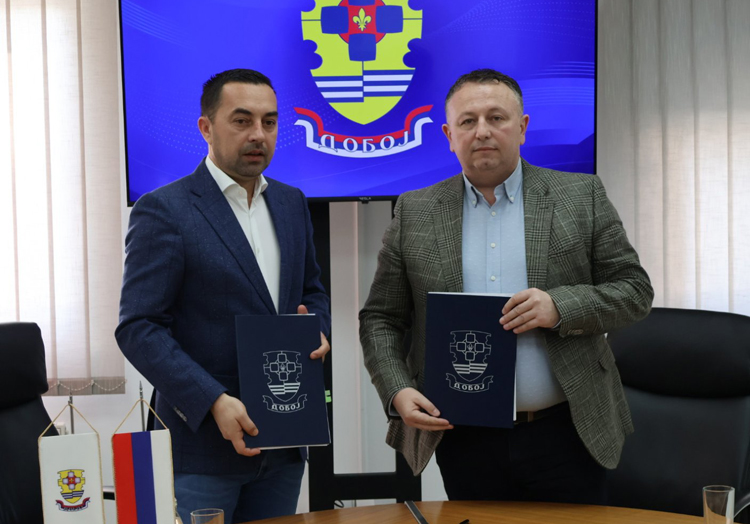 ПОТПИСАН УГОВОР О ПРЕНОСУ ПРАВА СВОЈИНЕ НАД СТАМБЕНИМ ОБЈЕКТОМ У ДОБОЈСКОМ НАСЕЉУ БАРЕ