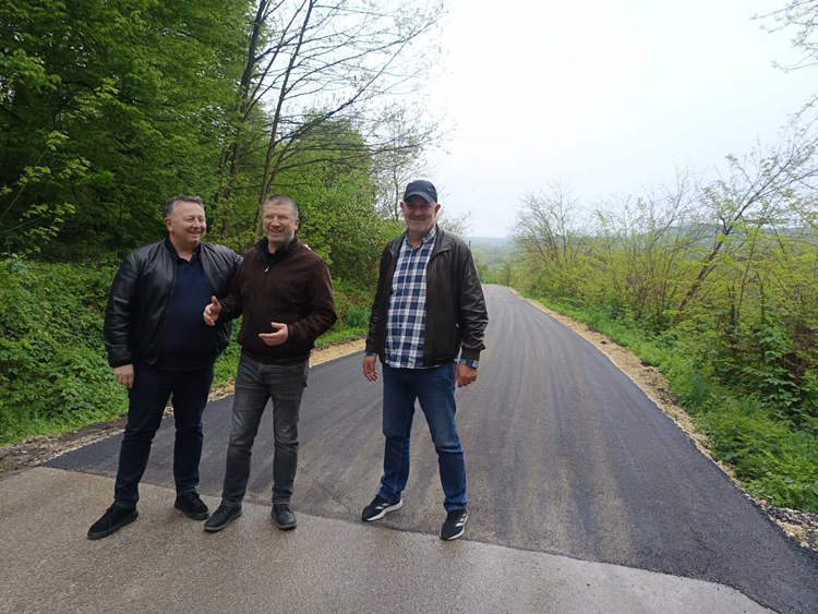 АСФАЛТИРАНА ДИОНИЦА ПУТА НА ПОДРУЧЈУ ПЕТРОВА 