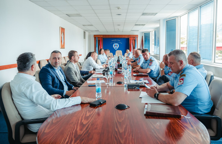 ДОНЕСЕН НИЗ ЗАКЉУЧАКА НА СЈЕДНИЦИ КООРДИНАЦИОНОГ ТИЈЕЛА ЗА ПРАЋЕЊЕ КРЕТАЊА ИЛЕГАЛНИХ МИГРАНАТА