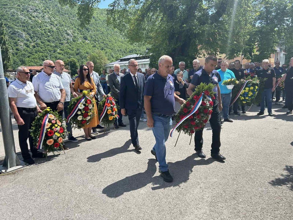  Остојић у Дрвару: Чувамо сјећање на жртву бораца и тековине Републике Српске