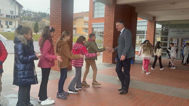 За потребе основних школа у општини Пале 46.000 КМ