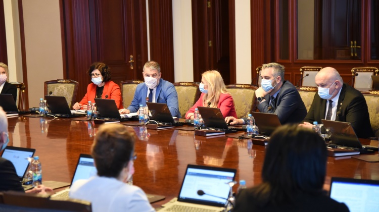 Позоришта почињу да раде од 26.априла