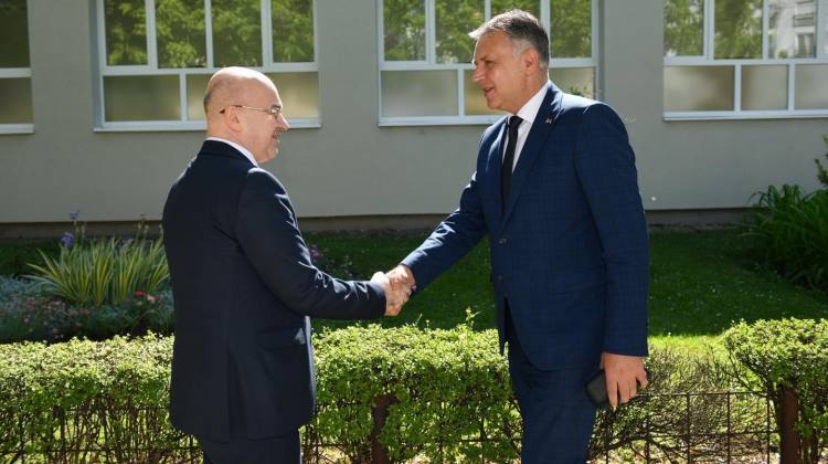 За школе и библиотеку у Бијељини обезбијеђено 342.000 КМ