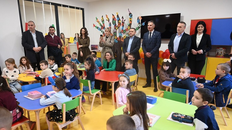 Отворене просторије новог продуженог боравка у Лакташима