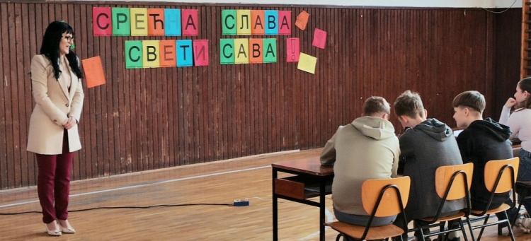 Игњатовићева уручила поклоне основцима у Петрову