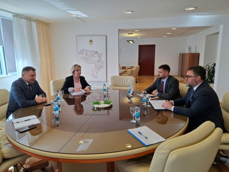 Министар Бубић са министром Кошарцем о мјерама за унапређење привредног амбијента