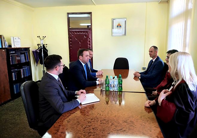 Министaр Селак: Влада Српске биће партнер на унапређењу рада Основног суда у Сокоцу
