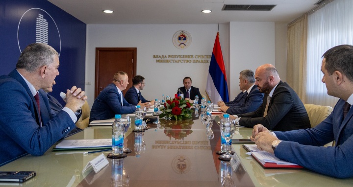 Министар Селак разговарао са директорима КПЗ РС