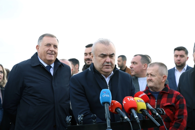 Посјета градилишту моста у насељу Чесма: Влада Републике Српске преузима изградњу приступних путева до моста у Чесми