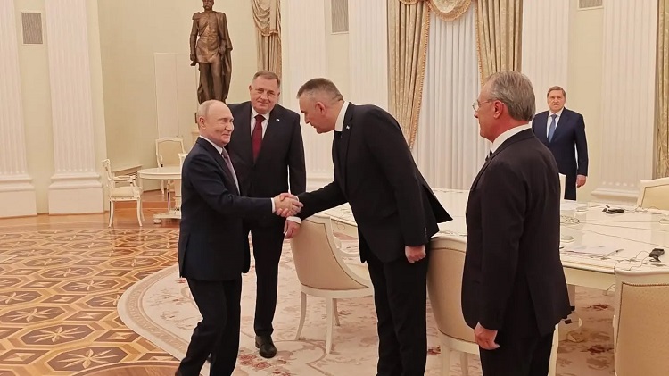 Предсједник Руске Федерације Владимир Путин са предсједником Милорадом Додиком и предсједником Владе Републике Српске Савом Минићем у Кремљу - предложена заједничка сједница влада Српске и Русије