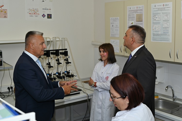Премијер Минић: Подржаћемо модернизацију Медицинског факултета 
