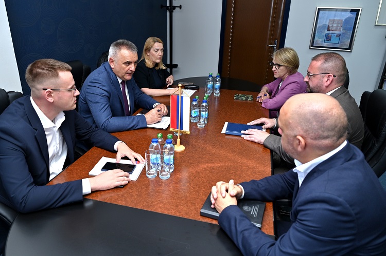 Премијер Минић: Три милиона страница свједочанства о злочинима над Србима најбоље говоре о карактеру протеклог рата