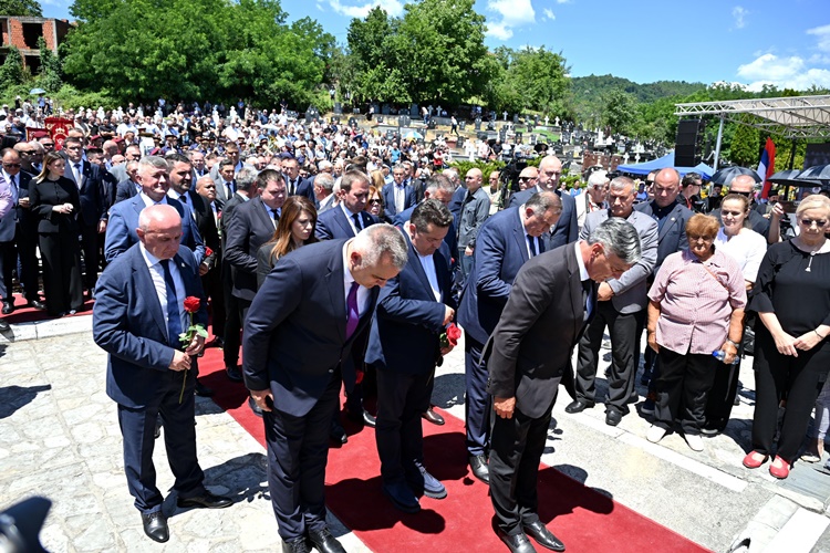 Премијер Минић на обиљежавању годишњице муслиманског злочина над Србима Средњег Подриња и Бирча: Српска гаранција нашег опстанка