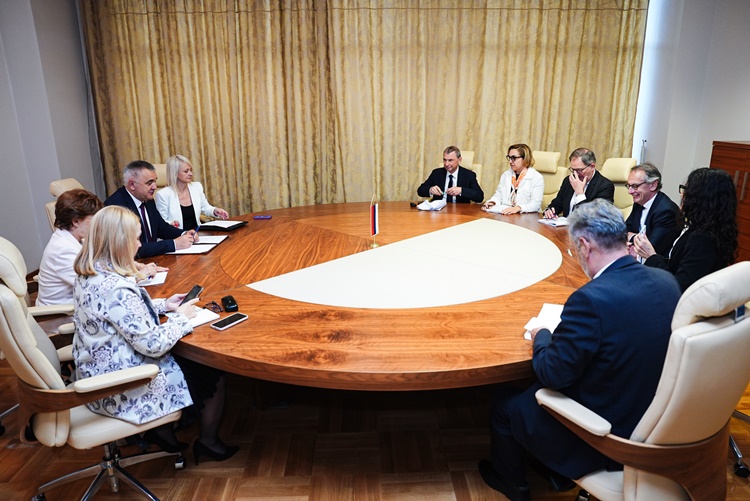 Премијер Минић са делегацијом Европске банке за обнову и развој: Исказано опредјељење за наставак и додатно проширење успјешне сарадње