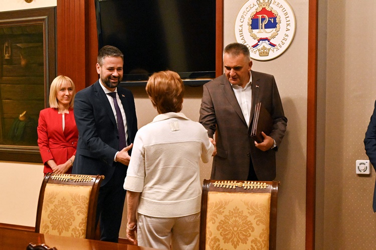 Премијер Минић: Република Српска добија јединствену базу података о непокретностима